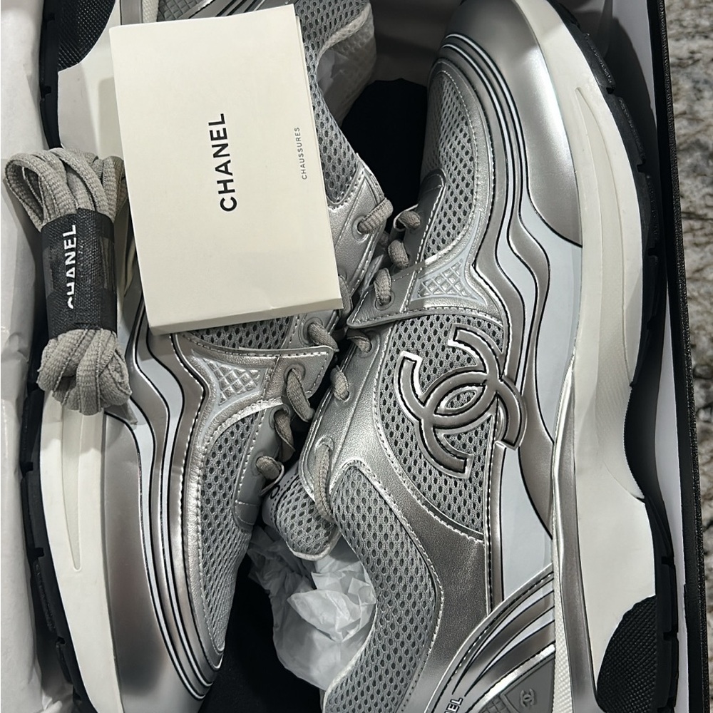 Chanel CC Logo Sneaker ‘White Silver’ size 46(us13) brand new - Picture 2 of 7